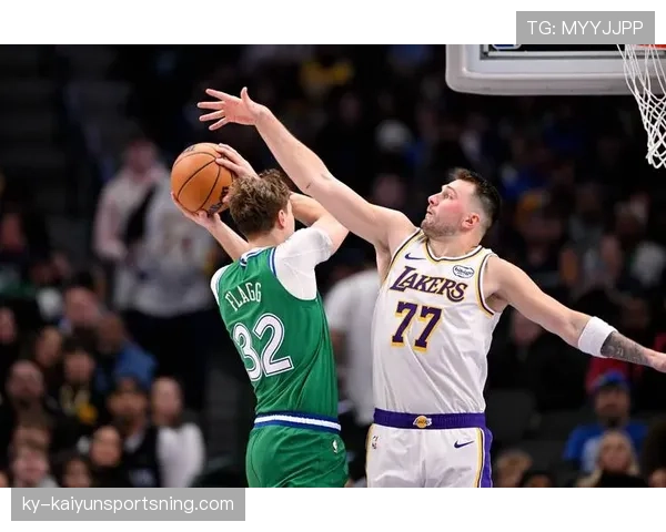 安东尼·戴维斯挡拆制造错位效率提升明显，拉开湖人内线防守差距